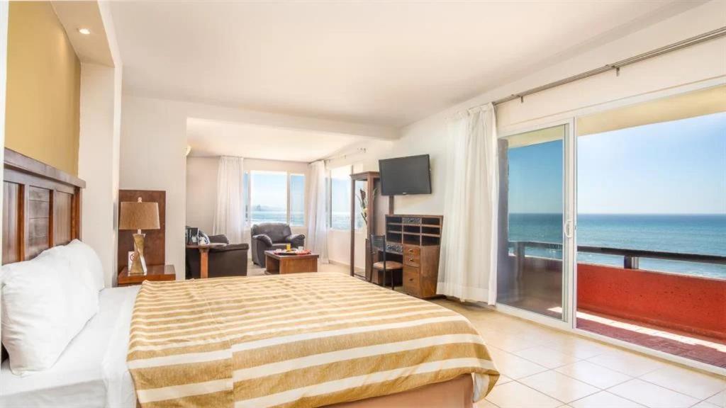Puerto Nuevo Baja Hotel & Villas Росарито Экстерьер фото